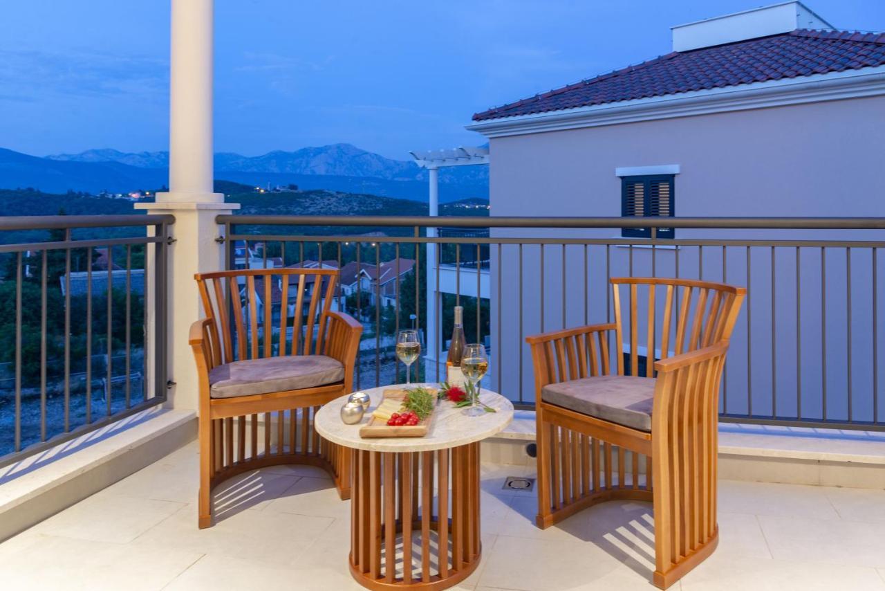 Lustica Apartments Central Τίβατ Εξωτερικό φωτογραφία