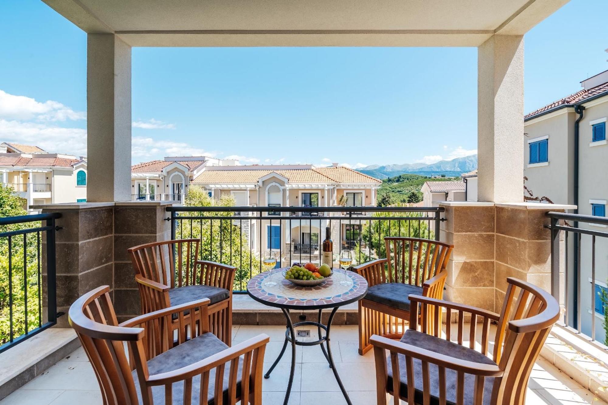 Lustica Apartments Central Τίβατ Εξωτερικό φωτογραφία