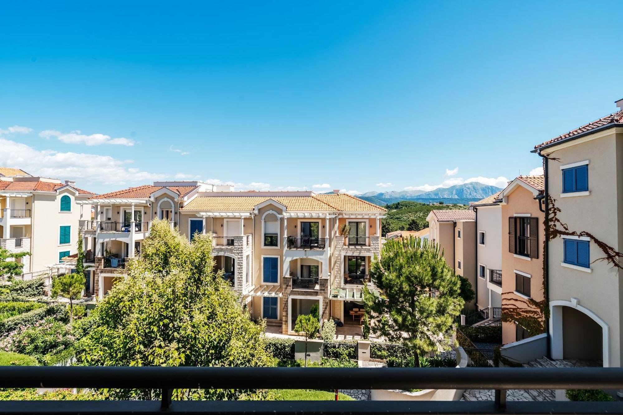 Lustica Apartments Central Τίβατ Εξωτερικό φωτογραφία